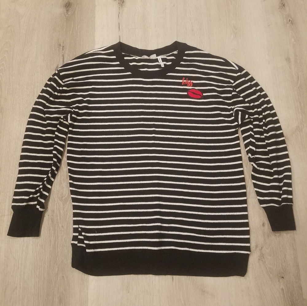 Eyeshadow Striped "Kiss" Lips Valentines Sweater Sz Medium